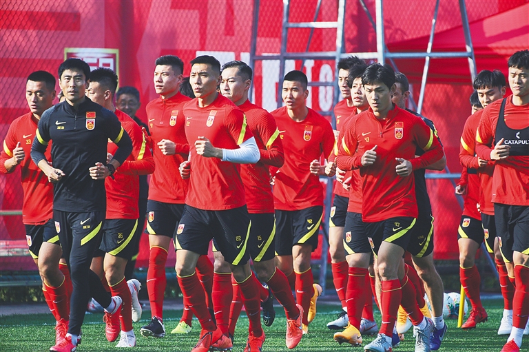 哈珀：得付出110%的努力才能赢下比赛，天空才是我们的极限（哈珀：赢球要拼到110%，我们的上限直达天际）