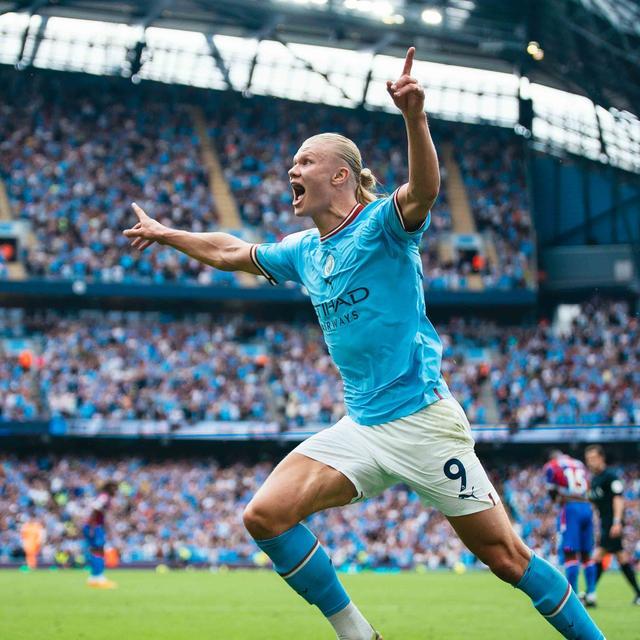 凯文哈特携全家六口前排观战湖人圣诞大战（凯文哈特携六口之家前排亮相湖人圣诞大战）