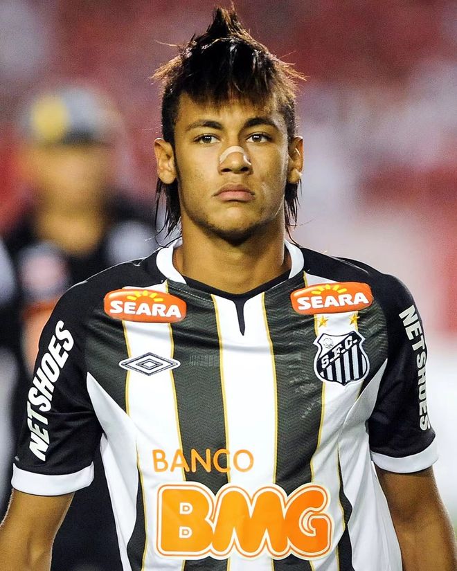 赵柏清半场10分钟4犯，下半场能否强势反弹？（赵柏清半场仅10分钟便背4犯，下半场能否触底反弹？）