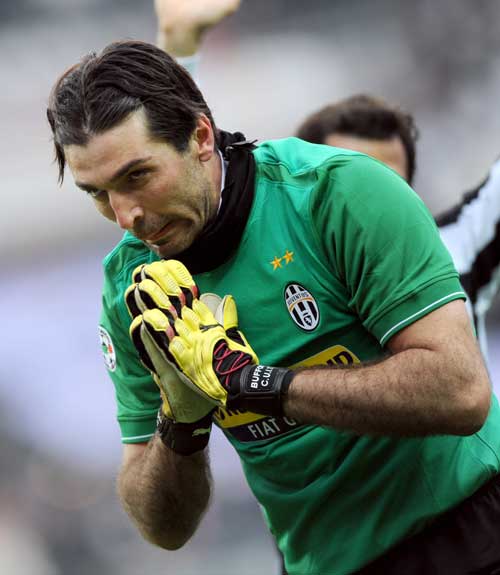 图片报：英超夏窗转会投入超20亿欧，远超德甲引发竞争力担忧